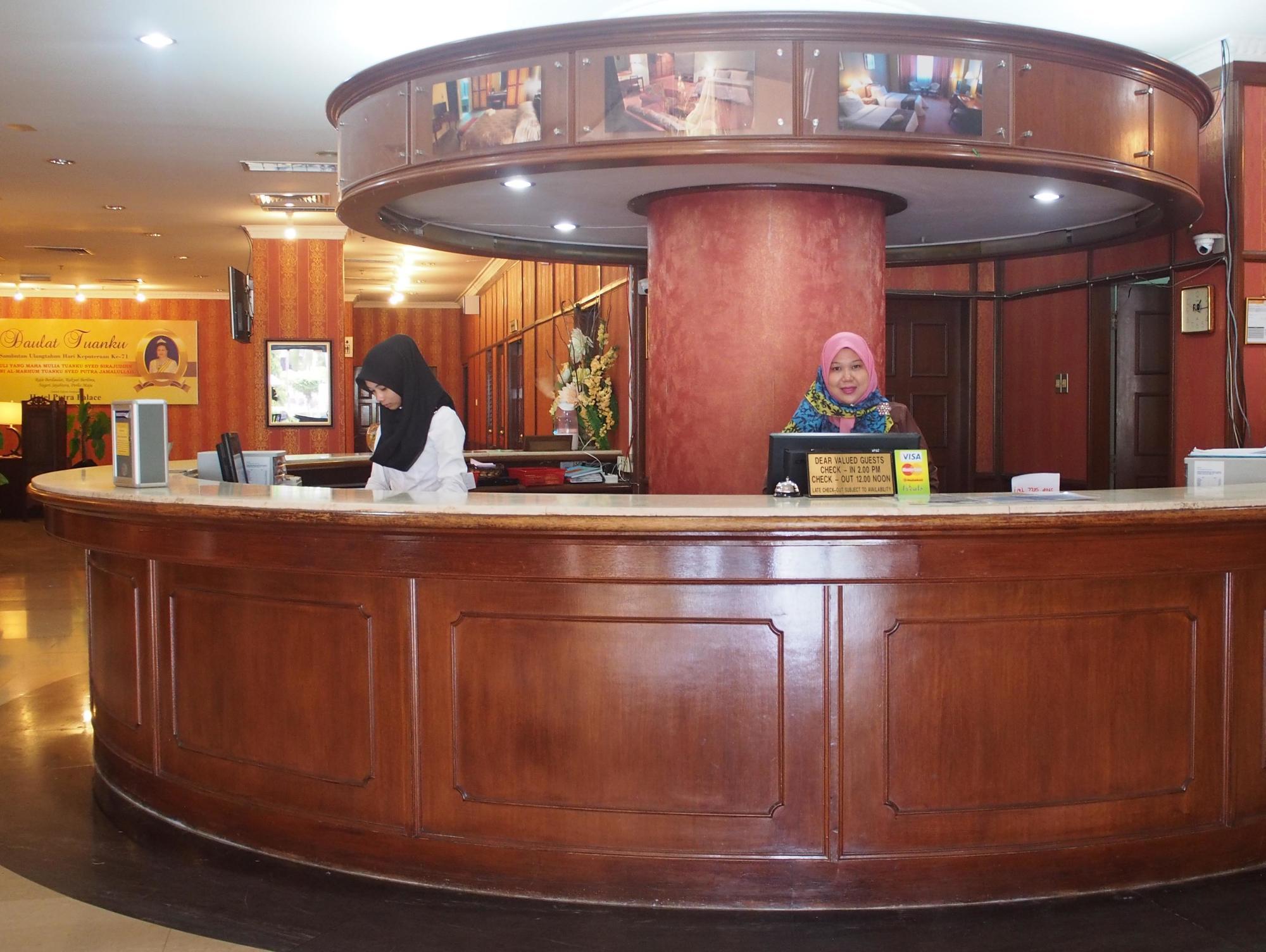 The Putra Regency Hotel Kangar Dış mekan fotoğraf